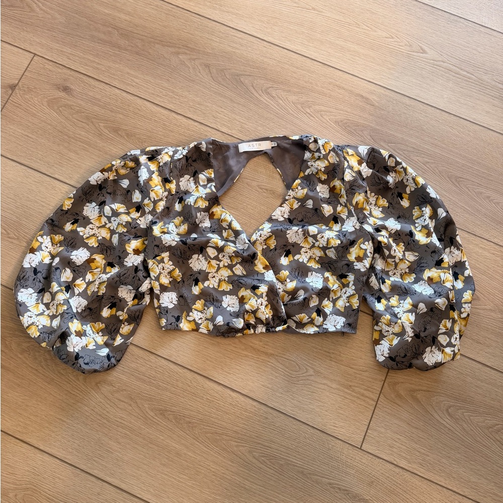 Astr Floral Puff Sleeve Blouse in Gray and Yellow